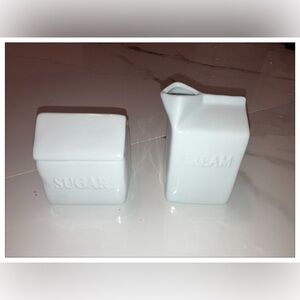 White Sugar and Creamer Set